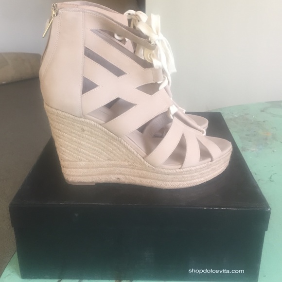 Dolce Vita Jianna Nude Nubuck - Picture 3 of 4